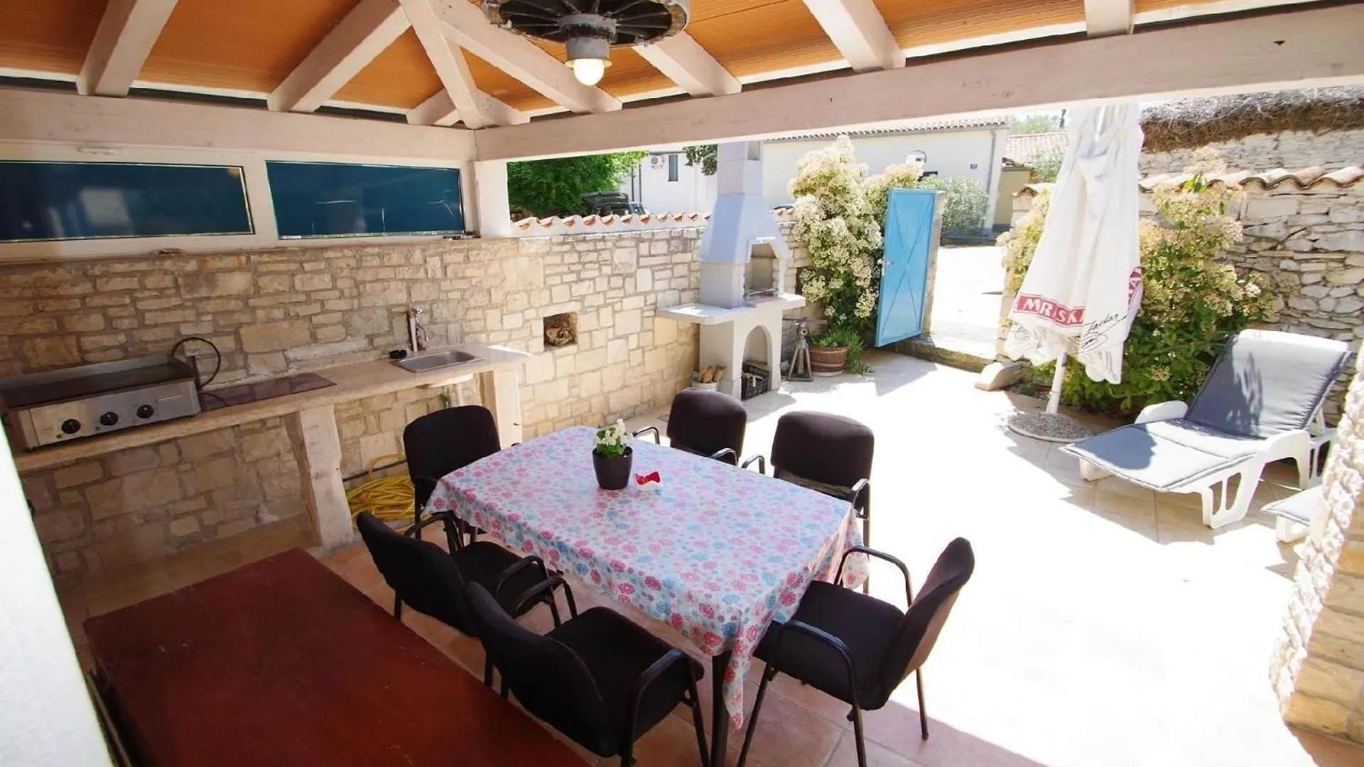Дом отдыха Ferienhaus In Kavran Mit Terrasse Und Grill