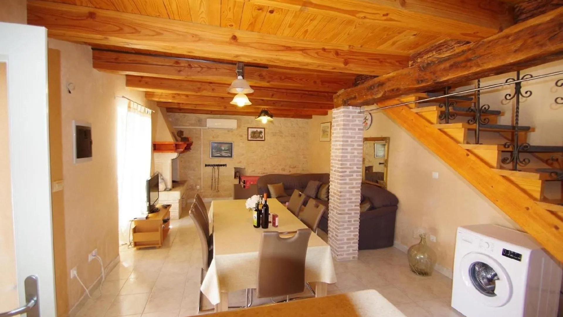 Feriehus Ferienhaus In Kavran Mit Terrasse Und Grill