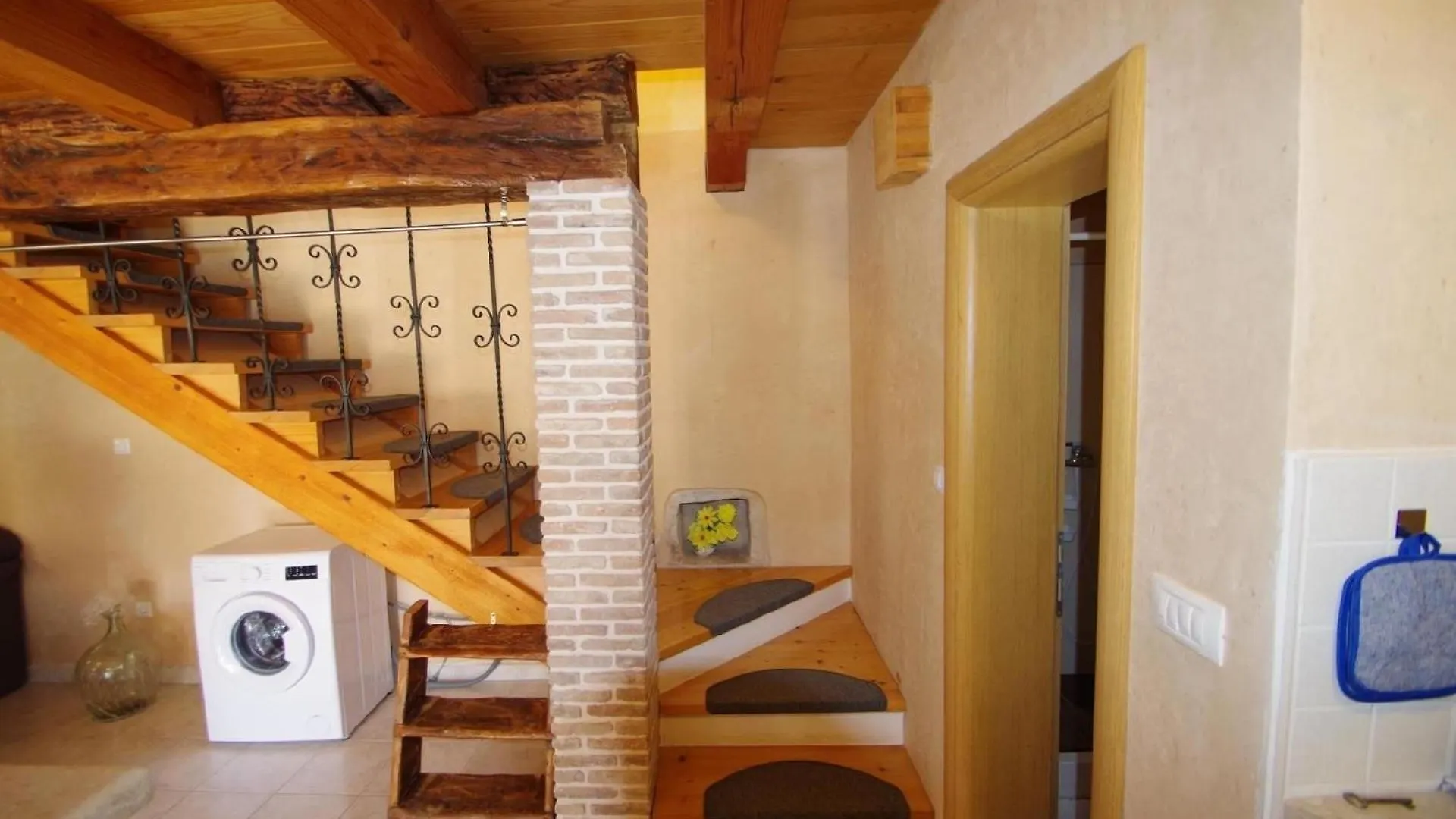 Feriehus Ferienhaus In Kavran Mit Terrasse Und Grill Kroatien