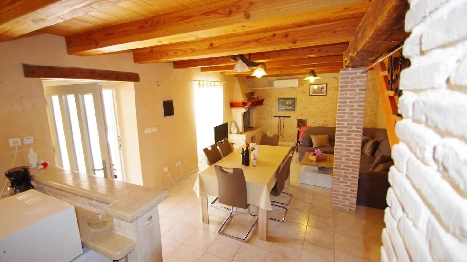 Ferienhaus In Kavran Mit Terrasse Und Grill