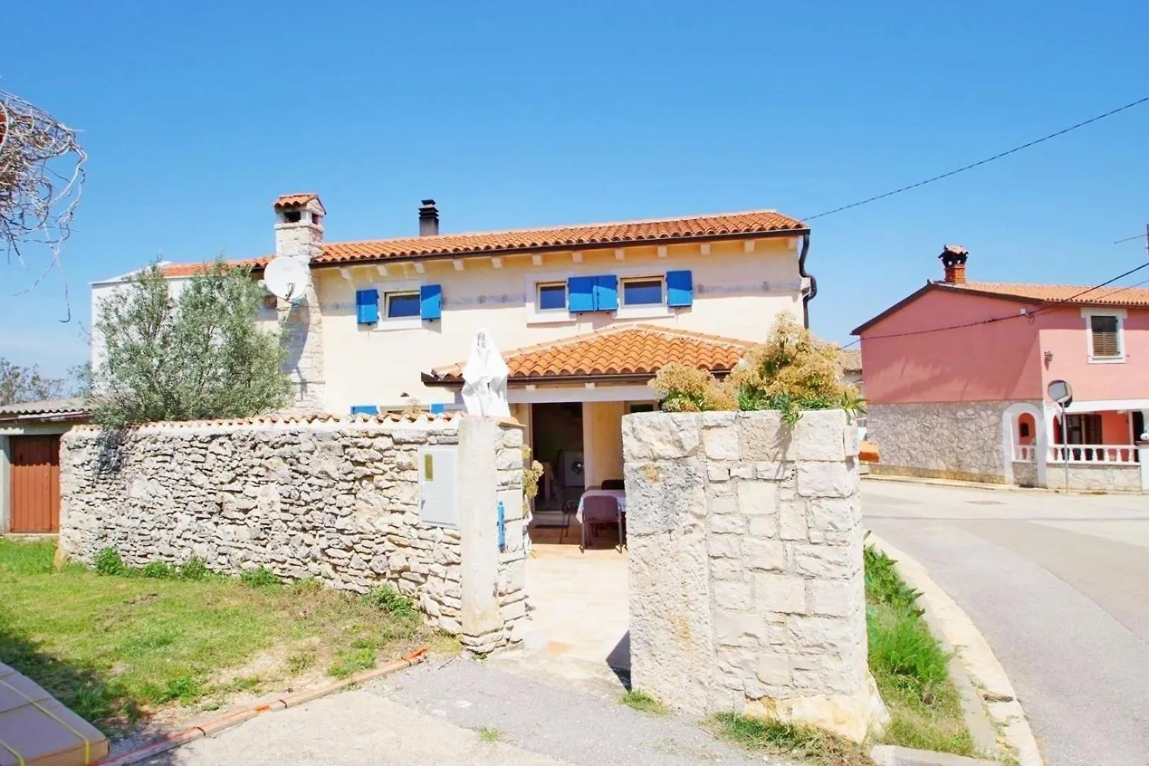 Ferienhaus In Kavran Mit Terrasse Und Grill