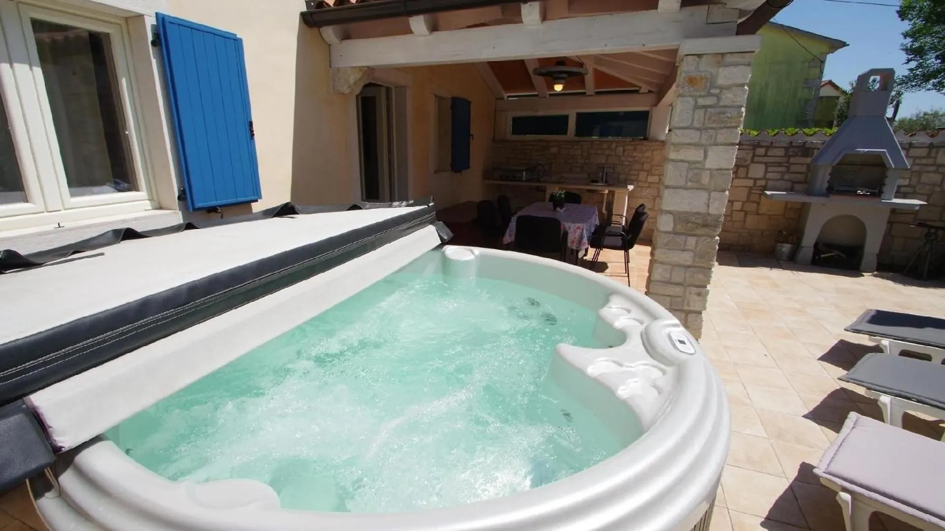 Ferienhaus In Kavran Mit Terrasse Und Grill Feriehus